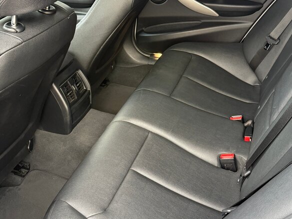 2018 BMW 3 серии 320i VI (F3x) Рестайлинг, серебристый, 2000000 рублей - вид 6