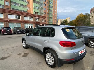 2015 Volkswagen Tiguan I Рестайлинг, серебристый, 1670000 рублей, вид 4