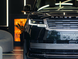2026 Land Rover Range Rover P615 MHEV Long V, чёрный, 38500000 рублей, вид 2