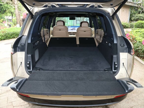 2026 Lynk & Co 900, серебристый, 8890000 рублей - вид 24