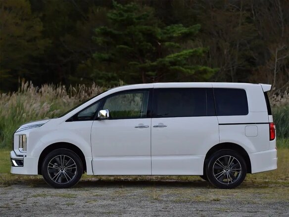 2023 Mitsubishi Delica D:5 I Рестайлинг, белый, 2700000 рублей - вид 7