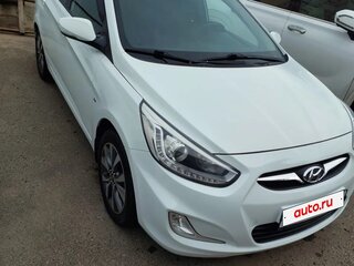 2013 Hyundai Solaris I, белый, 1165000 рублей, вид 2
