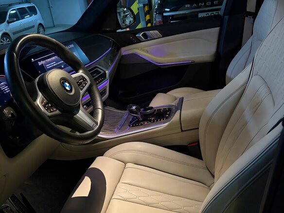 2020 BMW X7 30d I (G07), чёрный, 8700000 рублей - вид 16