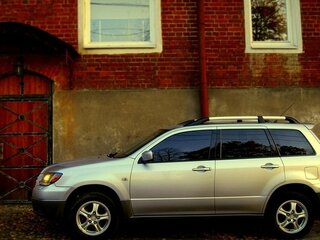 2004 Mitsubishi Outlander I, серебристый, 599999 рублей, вид 2