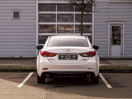 2017 Mazda 6 III (GJ) Рестайлинг, белый, 1545000 рублей, вид 5
