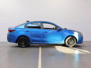 2017 Kia Rio IV, синий, 929000 рублей, вид 4