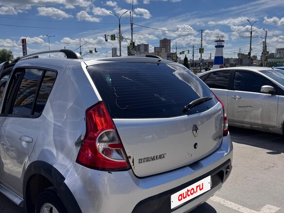 2014 Renault Sandero Stepway I, серебристый, 470000 рублей - вид 7