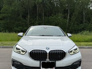 2019 BMW 1 серии 118i III (F40), белый, 2240000 рублей, вид 4
