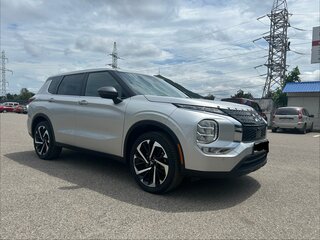 2021 Mitsubishi Outlander IV, серый, 2900000 рублей, вид 3