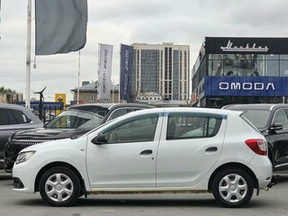 2017 Renault Sandero II, белый, 603000 рублей, вид 4
