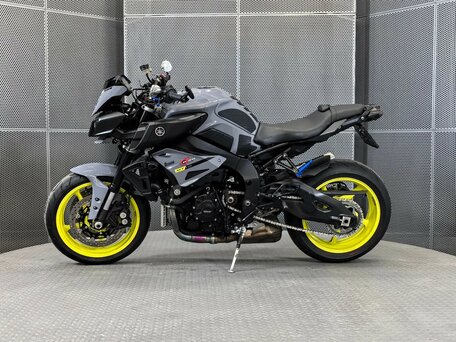 2017 Yamaha MT-10, серый, 989000 рублей, вид 5