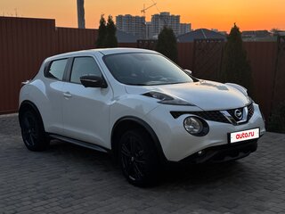 2017 Nissan Juke I Рестайлинг, белый, 1700000 рублей, вид 2