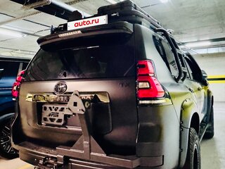 2021 Toyota Land Cruiser Prado 150 Series Рестайлинг 3, чёрный, 7860000 рублей, вид 3