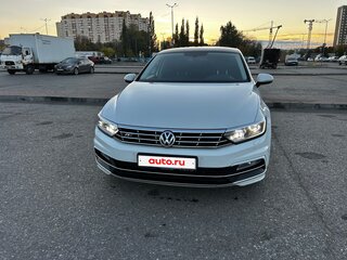 2017 Volkswagen Passat B8, белый, 1700000 рублей, вид 3