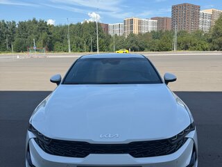 2022 Kia K5 III, белый, 2650000 рублей, вид 1