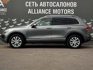 2014 Volkswagen Touareg II, серый, 2345000 рублей, вид 4