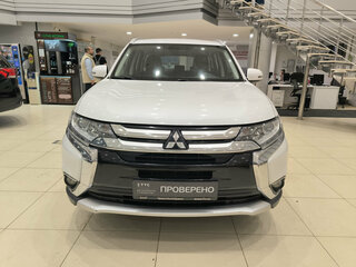 2017 Mitsubishi Outlander III Рестайлинг 2, белый, 2099000 рублей, вид 2