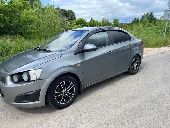 2013 Chevrolet Aveo II, серый, 400000 рублей - вид 3