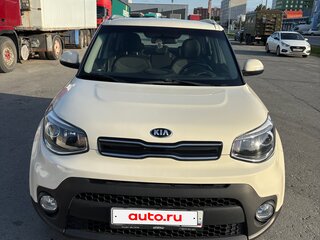 2017 Kia Soul II Рестайлинг, бежевый, 1500000 рублей, вид 1