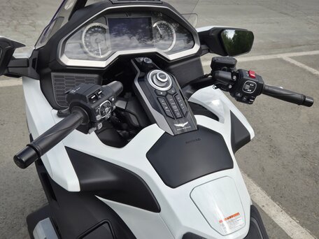 2023 Honda GL 1800 Gold Wing, белый, 3100000 рублей, вид 3