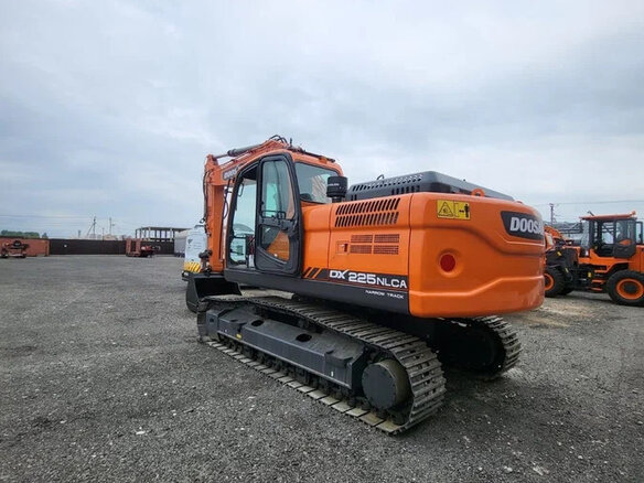 2026 Develon DX225, оранжевый, 18566658 рублей - вид 6