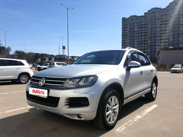 2013 Volkswagen Touareg II, серебристый, 2670000 рублей