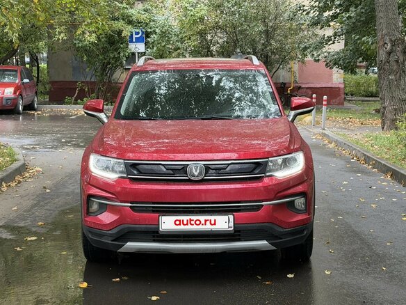 2019 Changan CS35 Plus I, красный - вид 2