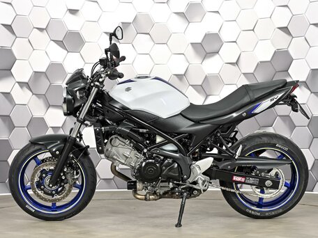 2018 Suzuki SV 650, белый, 447000 рублей, вид 4