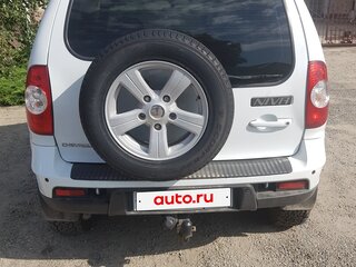 2010 Chevrolet Niva I Рестайлинг, белый, 650000 рублей, вид 3