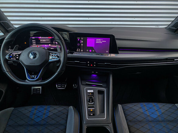 2021 Volkswagen Golf R VIII, чёрный, 4550000 рублей - вид 14