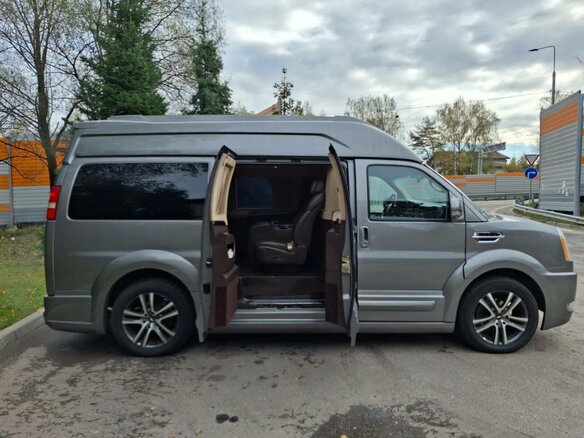 2011 Chevrolet Express II, серый, 3700000 рублей - вид 3
