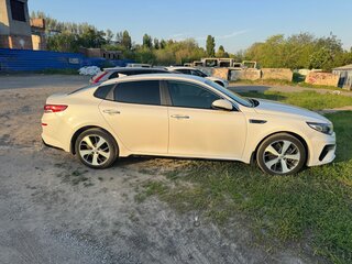 2019 Kia Optima IV Рестайлинг, белый, 1650000 рублей, вид 3