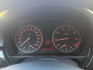 2012 BMW 3 серии 320i V (E90/E91/E92/E93) Рестайлинг, белый, 1000000 рублей, вид 5