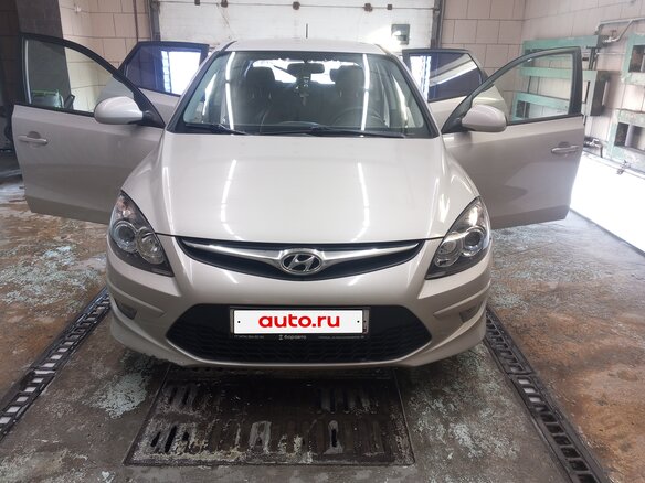 2011 Hyundai i30 I Рестайлинг, бежевый, 730000 рублей - вид 2