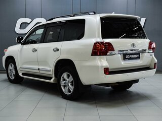 2013 Toyota Land Cruiser 200 Series Рестайлинг 1, белый, 4840000 рублей, вид 2