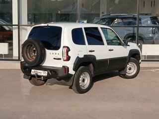 2024 Lada (ВАЗ) Niva Travel I, белый, 949900 рублей, вид 5