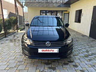 2015 Volkswagen Polo V Рестайлинг, чёрный, 850000 рублей, вид 3