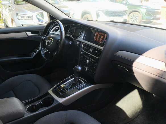 2012 Audi A4 IV (B8) Рестайлинг, белый, 1300000 рублей - вид 6