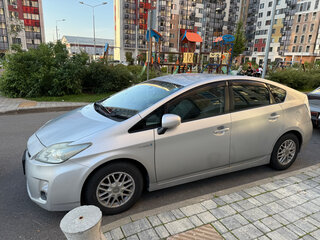 2009 Toyota Prius III (XW30), серый, 900000 рублей, вид 3