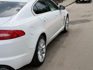 2013 Jaguar XF I Рестайлинг, белый, 1480000 рублей, вид 4