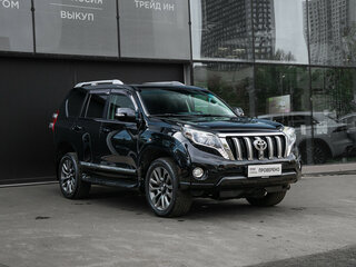 2013 Toyota Land Cruiser Prado 5-speed 150 Series Рестайлинг 1, чёрный, 2720000 рублей, вид 3