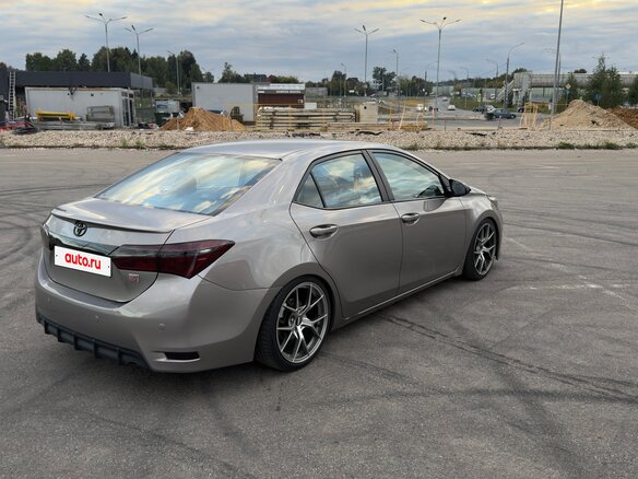 2013 Toyota Corolla XI (E160, E170, E180), серый - вид 3