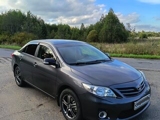 2010 Toyota Corolla X (E140, E150) Рестайлинг, серый, 930000 рублей, вид 1