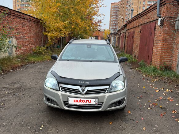 2008 Opel Astra H Рестайлинг, бежевый, 230000 рублей - вид 1