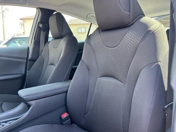 2022 Toyota Prius IV Рестайлинг (XW50), белый - вид 13