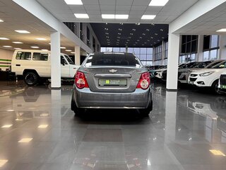 2014 Chevrolet Aveo II, серый, 745000 рублей, вид 4