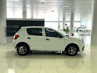 2019 Renault Sandero II Рестайлинг, белый, 731000 рублей, вид 5