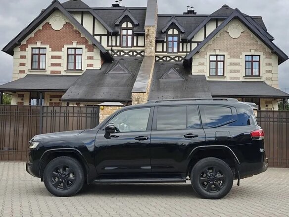 2023 Toyota Land Cruiser 300 Series, чёрный, 10900000 рублей - вид 7