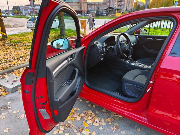 2016 Audi A3 III (8V) Рестайлинг, красный, 1850000 рублей - вид 7
