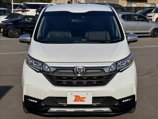 2022 Honda Freed II Рестайлинг, белый, 1200000 рублей, вид 2